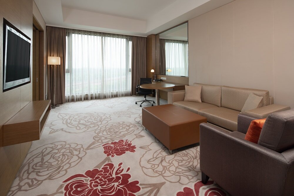 Suite 1 dormitorio con vista al jardín Holiday Inn Nanyang, an IHG Hotel