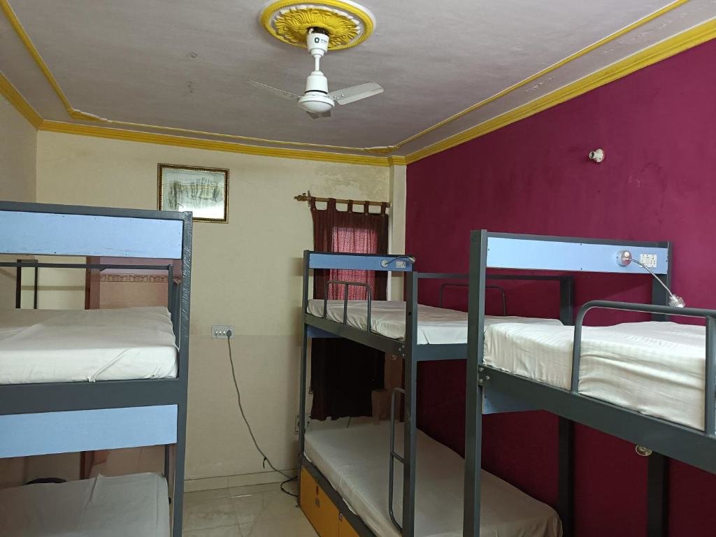 Кровать в общем номере Stephels Hostel