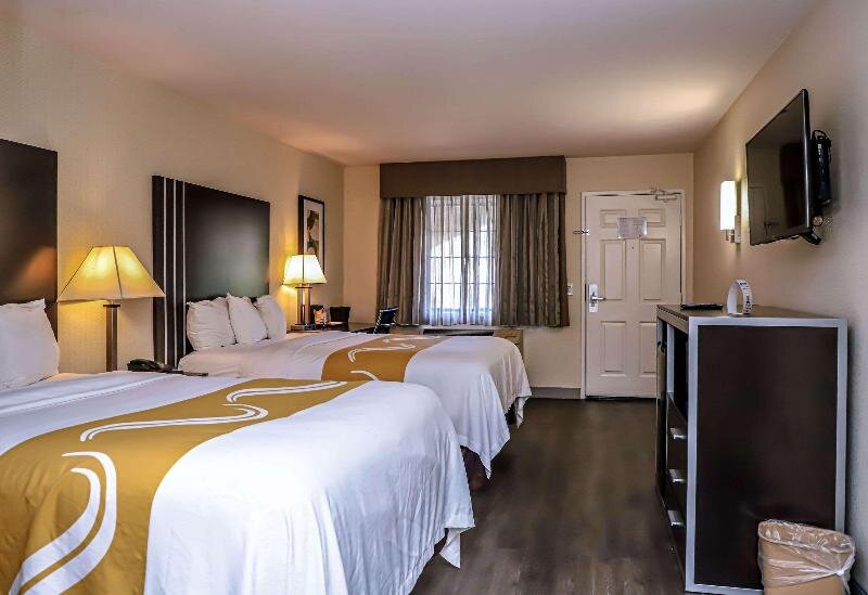 Standard Vierer Zimmer Quality Inn & Suites Camarillo-Oxnard
