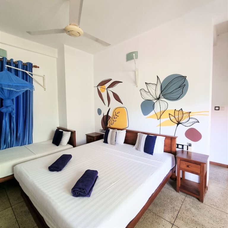 Standard Triple room with balcony and with view Blue Turtle Hotel