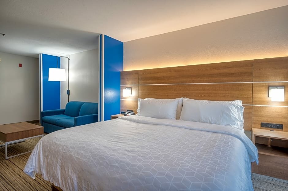 Suite Holiday Inn Express Hotel & Suites Greenville, an IHG Hotel