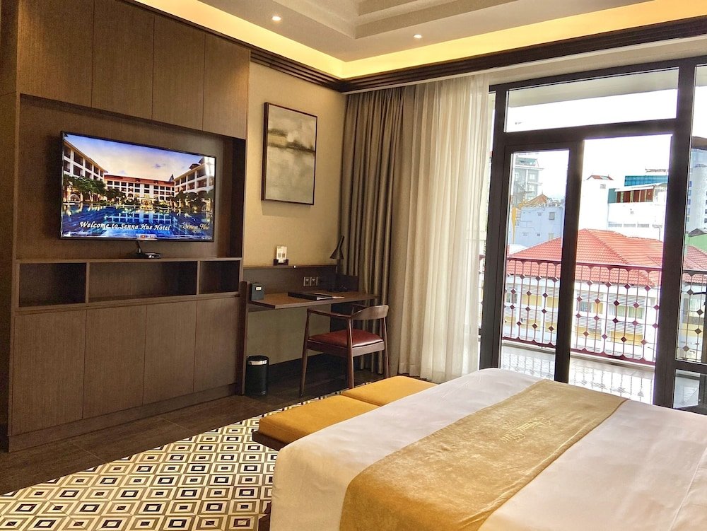 Premium Doppel Zimmer mit Balkon und mit Stadtblick Senna Hue Hotel
