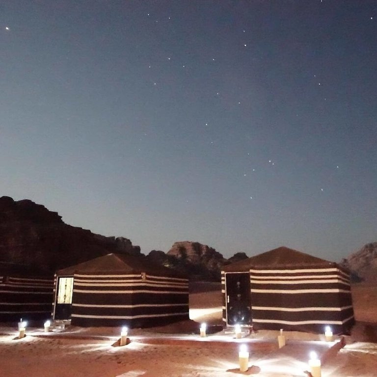 Четырёхместный номер Deluxe Wadi Rum Dream Camp