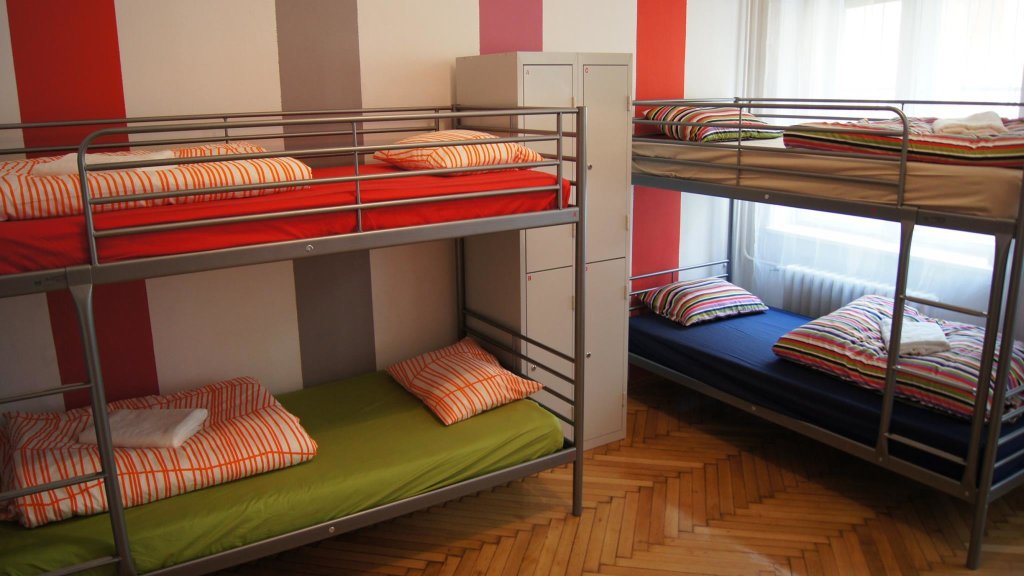 Кровать в общем номере (женский номер) Westend Hostel