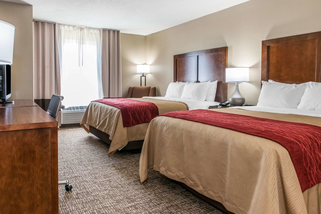 Standard Quadruple room Comfort Inn & Suites Mount Sterling