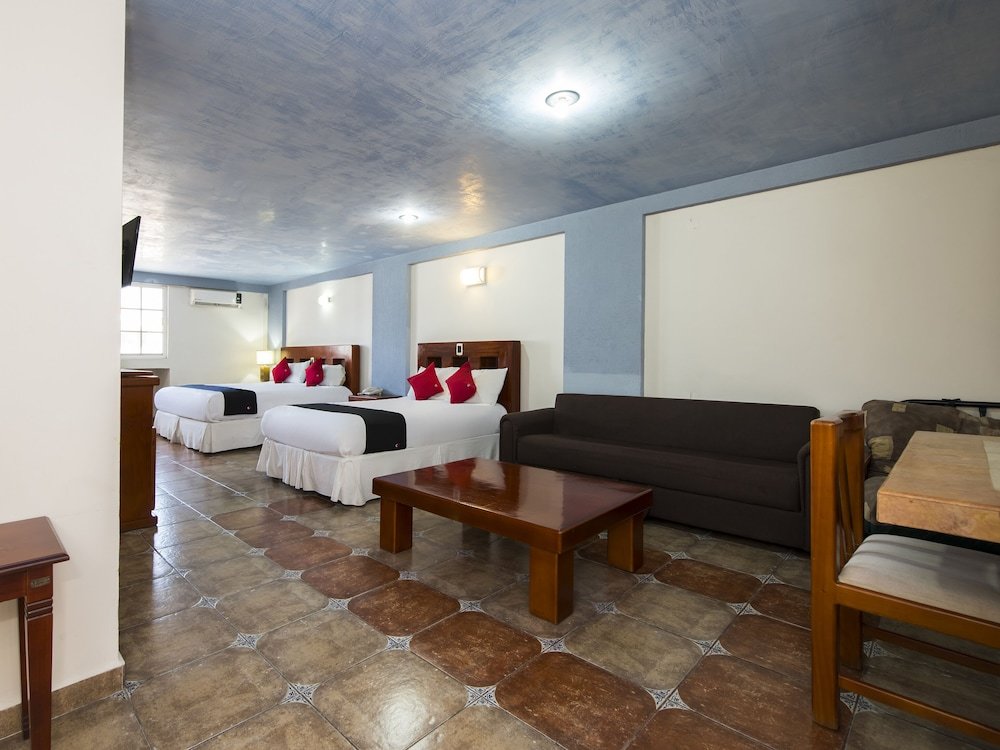 Двухместный номер Superior с балконом Hotel Suites de Reyes