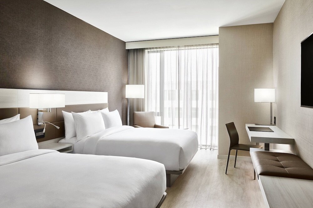 Четырёхместный номер Guest AC Hotel By Marriott Dallas By The Galleria