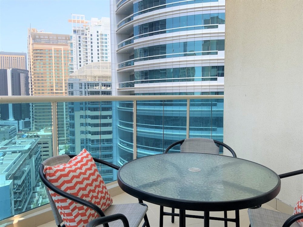 Appartement DHLA - Modern 2BR balcony in Marina