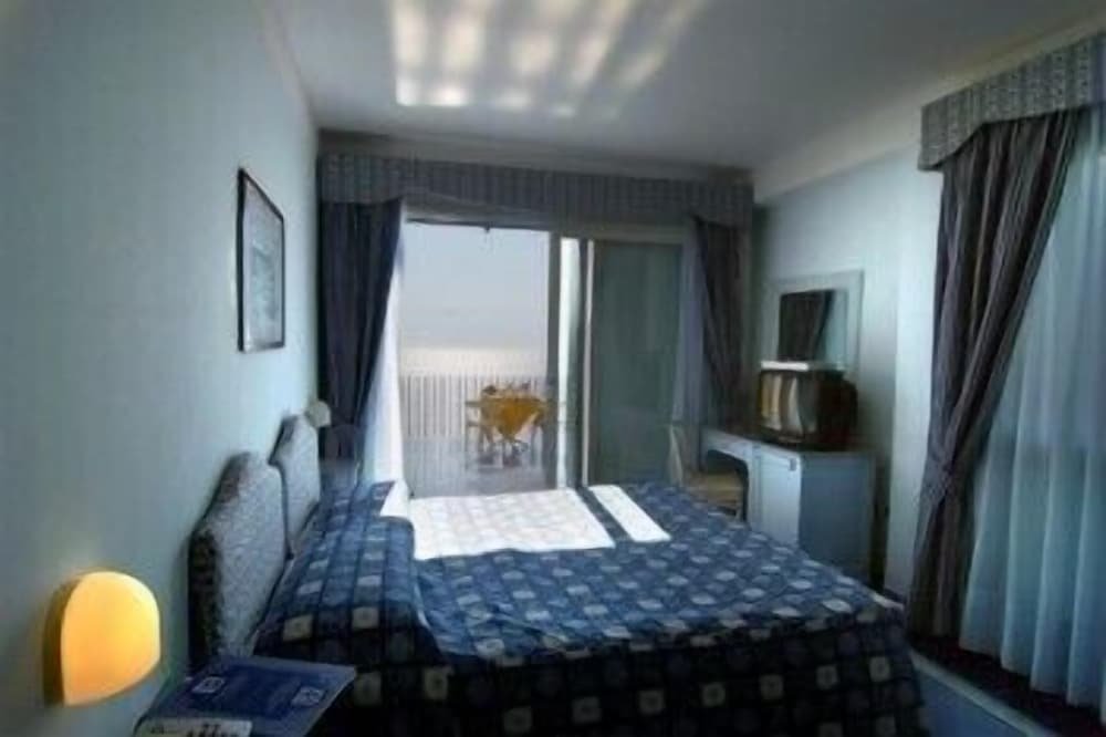Standard Doppel Zimmer mit Balkon und mit Meerblick Hotel Santa Caterina