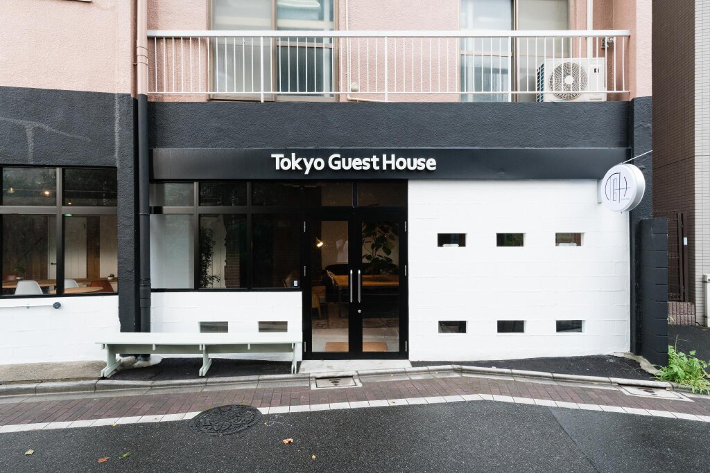 Кровать в общем номере Tokyo Guest House Ouji Music Lounge