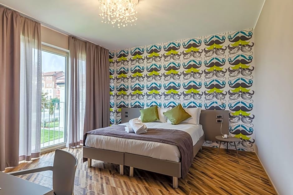 Habitación triple Estándar con vista a la piscina L'aja della Mirusina - Piedmont Resort Monferrato Langhe