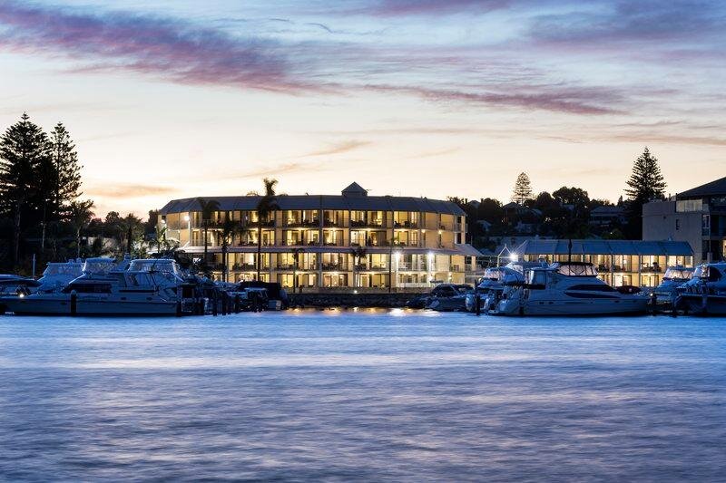 Люкс с видом на бассейн Pier 21 Apartment Hotel Fremantle