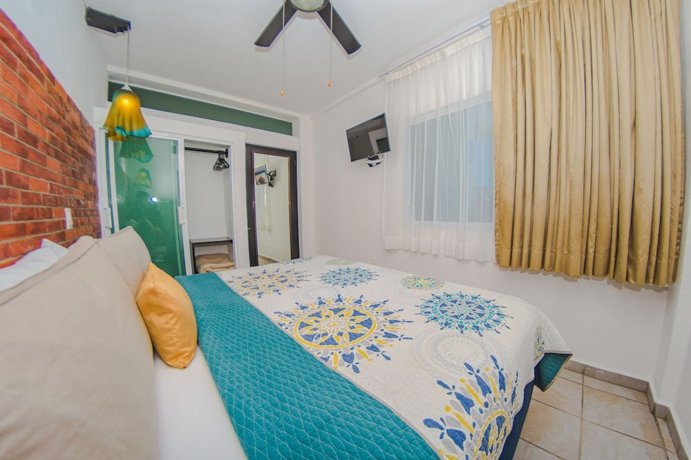 Люкс c 1 комнатой с балконом и с видом на океан Hotel Suites Nadia Puerto Vallarta
