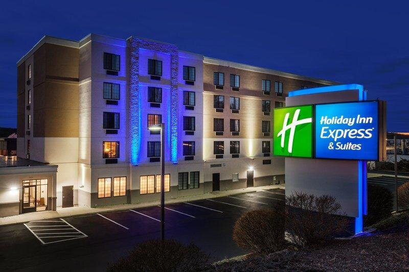 Полулюкс Standard Holiday Inn Express Hotel & Suites Providence-Woonsocket, an IHG Hotel