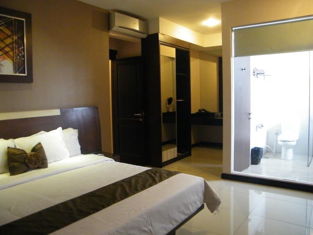 2 Bedrooms Suite with balcony Scarlet Dago Hotel