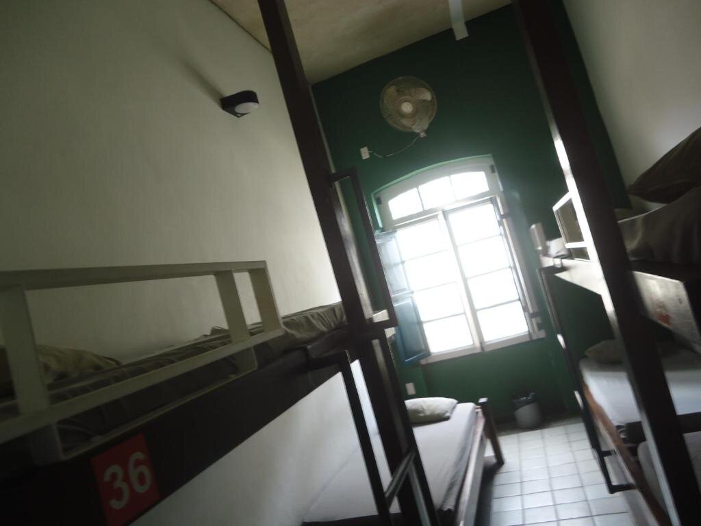 Кровать в общем номере (женский номер) Laranjeiras Hostel
