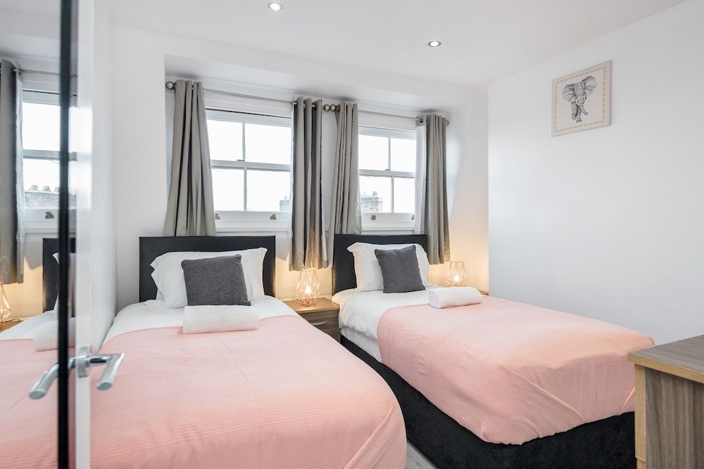 Апартаменты Newly Refurbished 1-bed Apartment in Lewisham