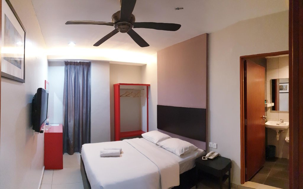 Двухместный номер Deluxe Golden Court Hotel - Sri Pelangi