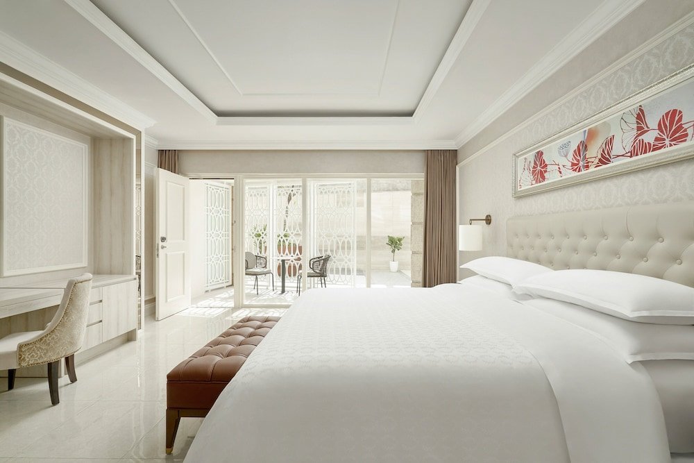 Standard Double room with balcony and with courtyard view Sheraton Grand Danang Resort & Convention Center