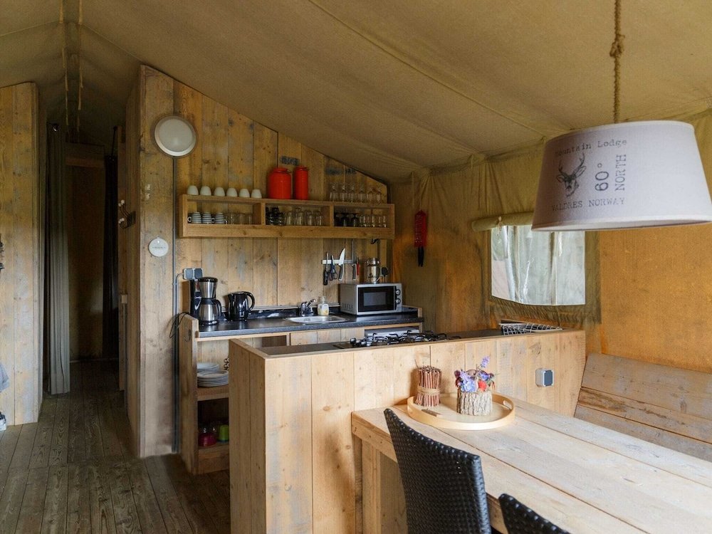 Tenda Atmospheric Tent Lodge With Dishwasher, in Twente