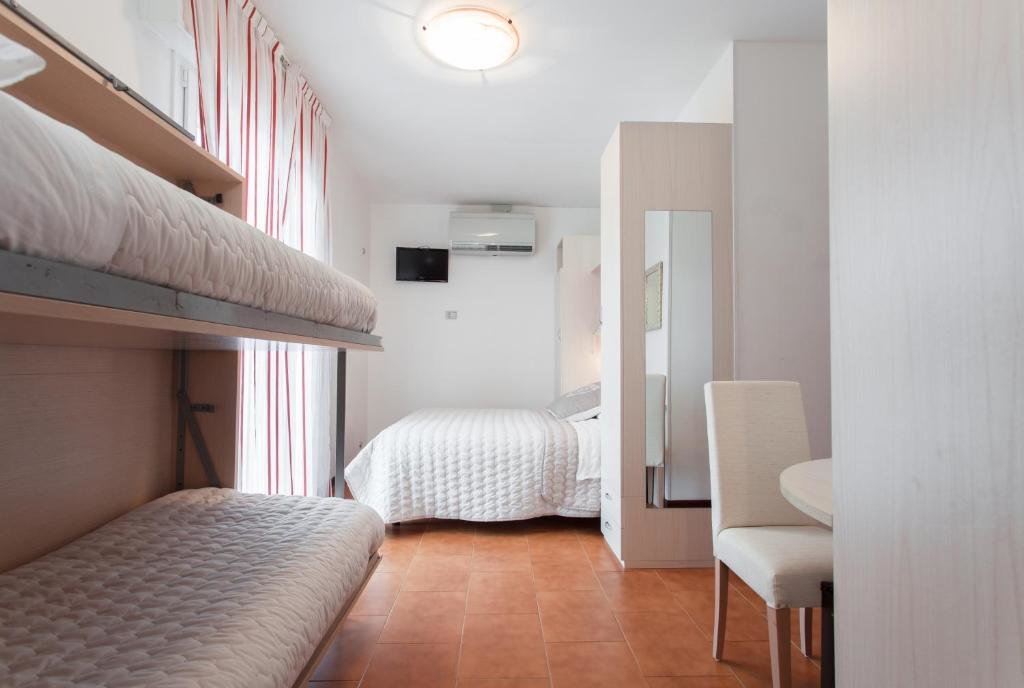 Четырёхместный номер Standard Hotel Airone B&B Camere e Appartamenti