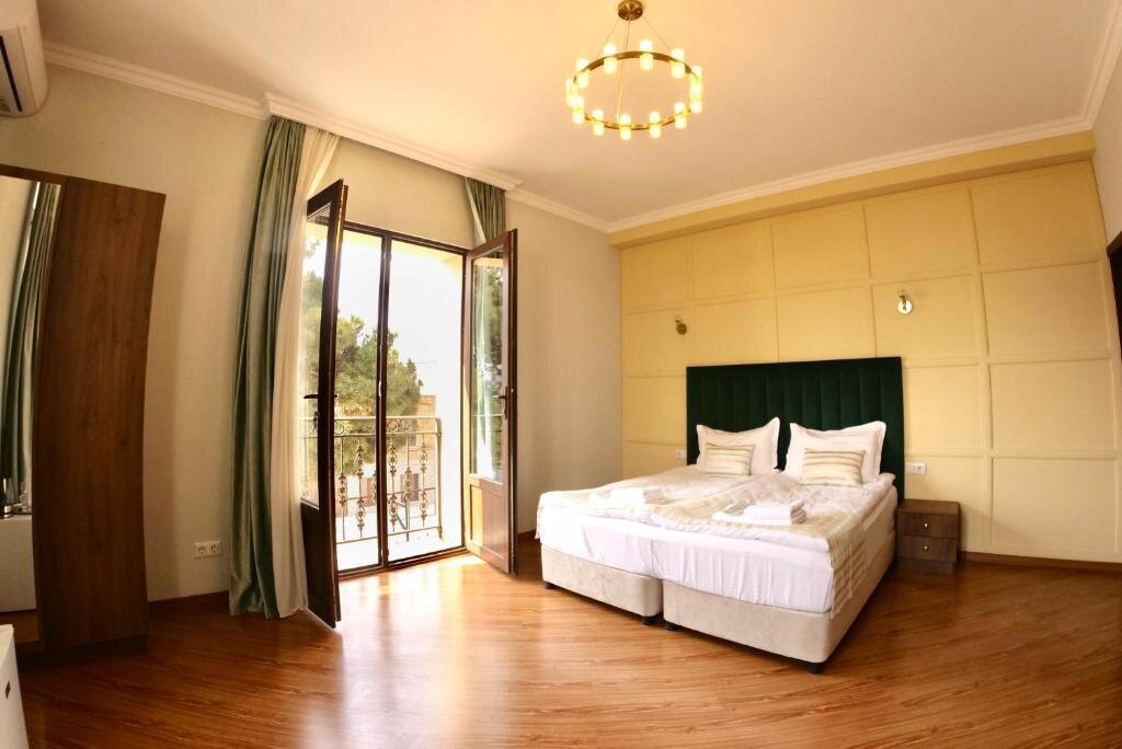 Standard Triple room with mountain view Phazisi Hotel