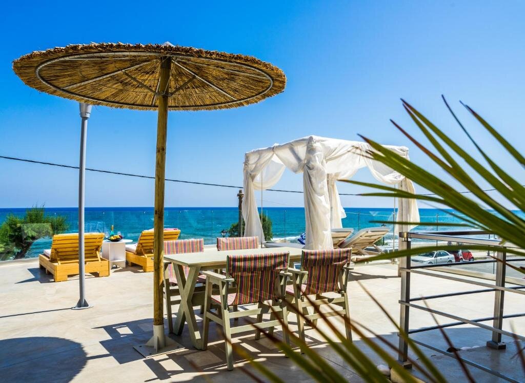 Люкс с видом на море Galazio Beach Resort by Estia
