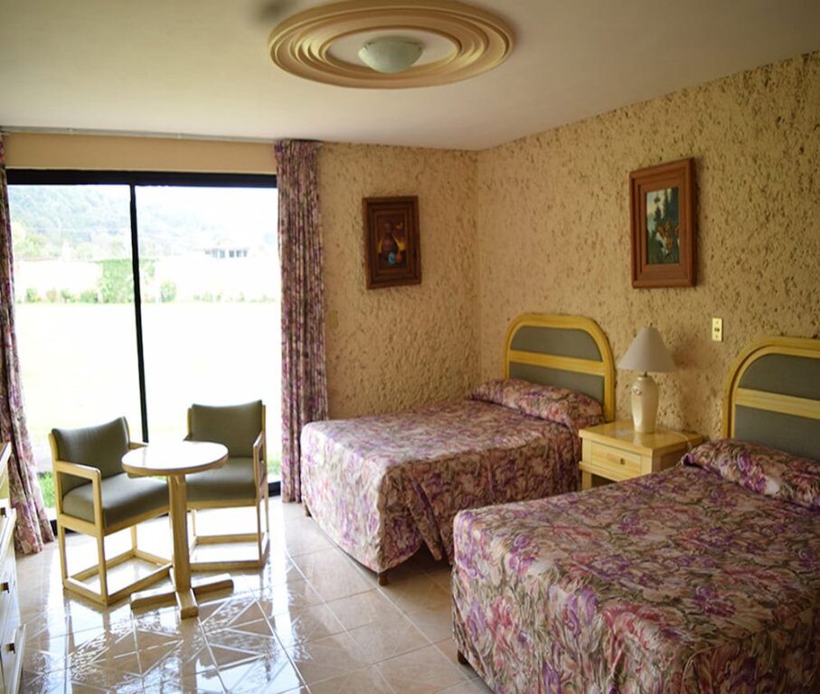 Вилла Grand Hotel Villa Monarca Inn