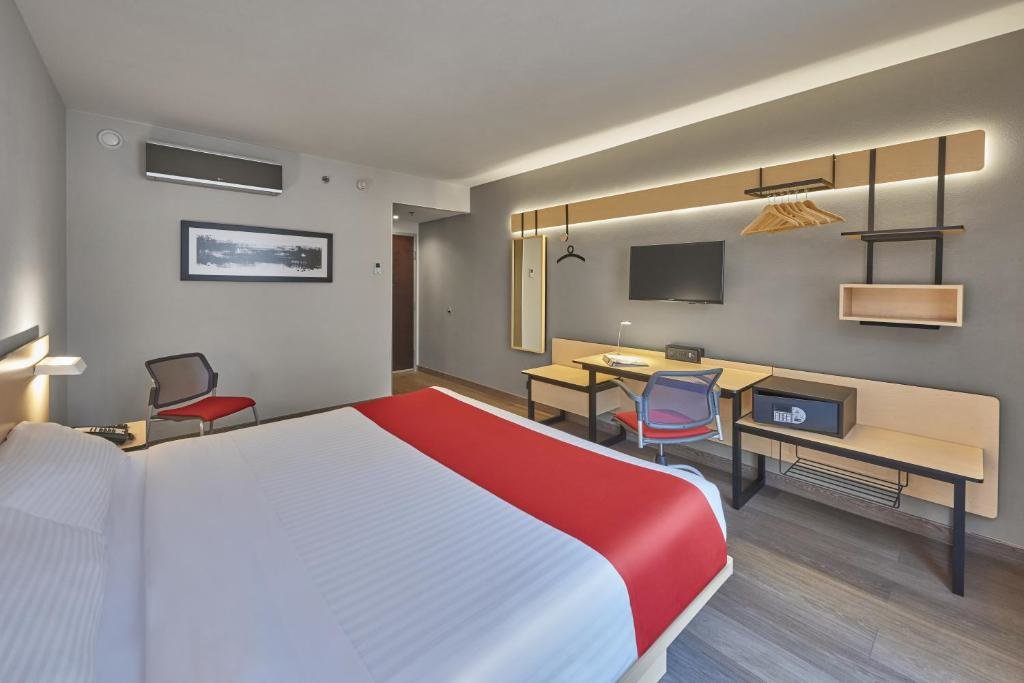 Guest Double room City Express EBC Reforma