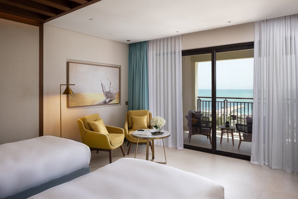 Номер Deluxe Jumeirah Gulf of Bahrain Resort and Spa