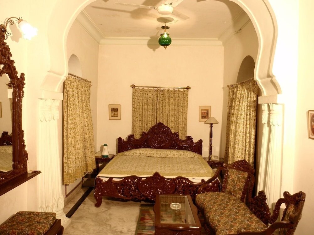 Deluxe room Palkiya Haveli - A Heritage Home