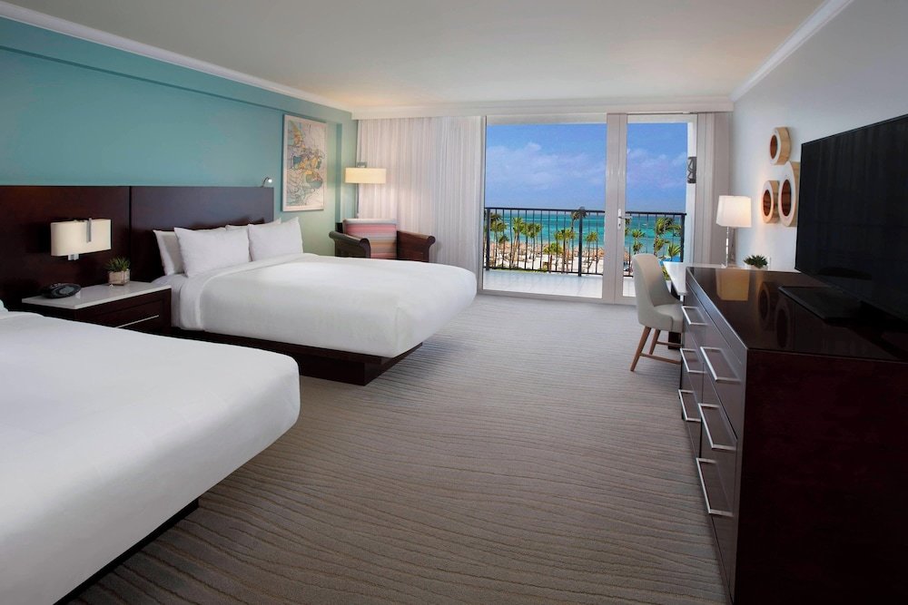 Четырёхместный номер Standard с видом на океан Aruba Marriott Resort & Stellaris Casino