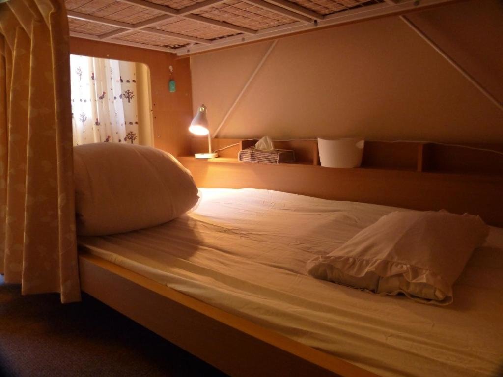 Кровать в общем номере (женский номер) Guesthouse Engawa