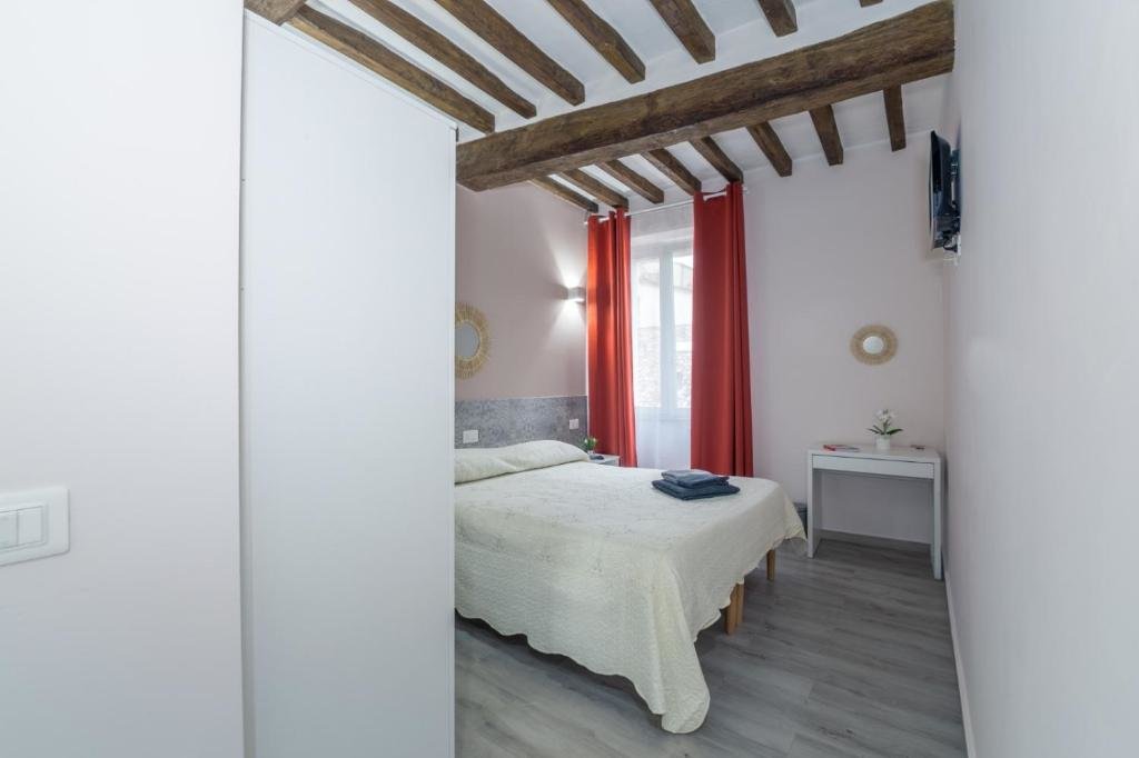 Standard Doppel Zimmer mit Blick Residenza Borgo Guazzo
