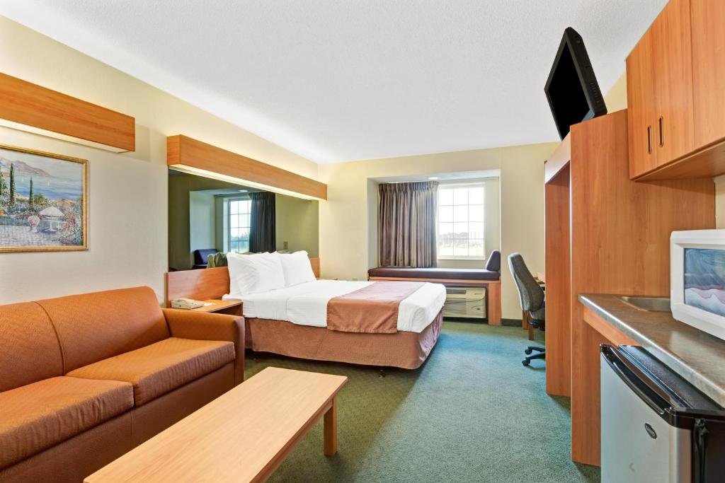 Superior room Microtel Inn & Suites by Wyndham Cordova/Memphis/By Wolfchas