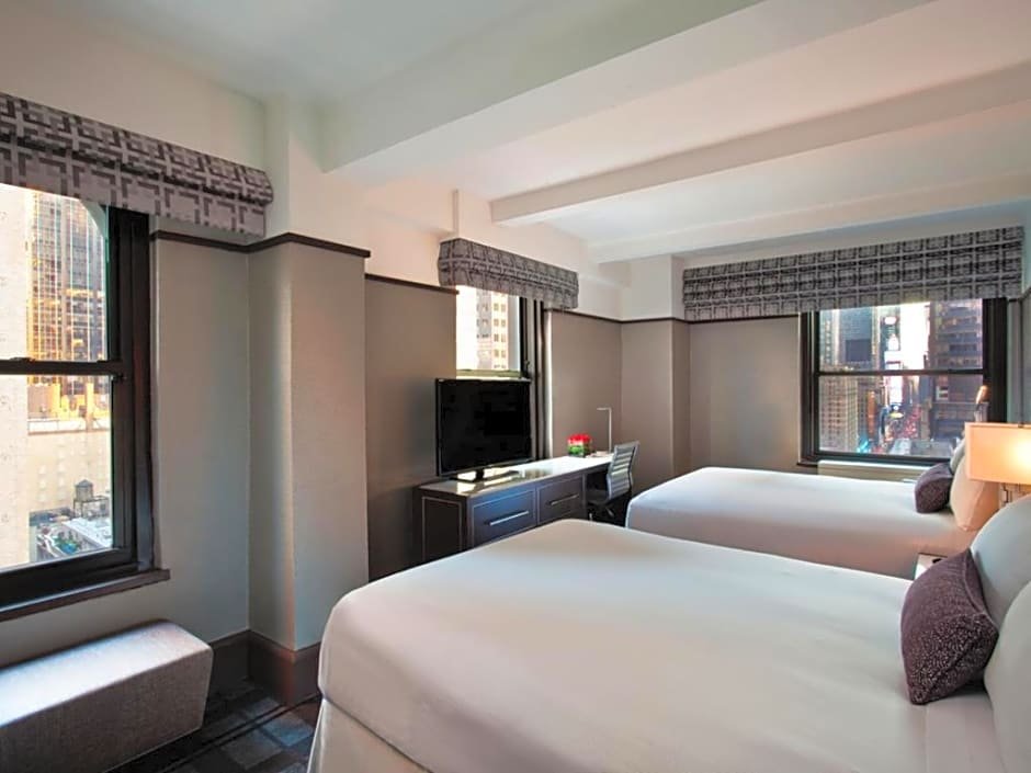 Двухместный люкс Premier c 1 комнатой Courtyard by Marriott New York Manhattan/Central Park