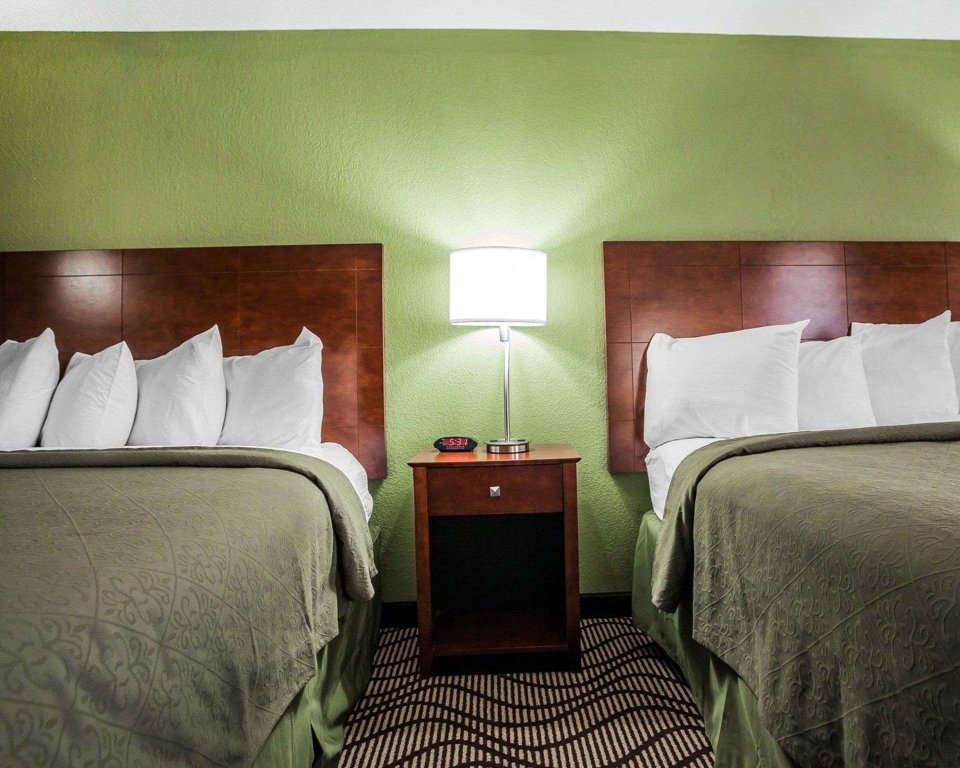 Четырёхместный номер Standard Quality Inn & Suites Altoona - Des Moines