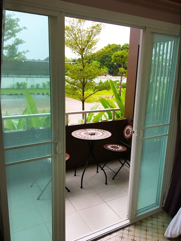 Standard Vierer Zimmer mit Balkon S Family Residence