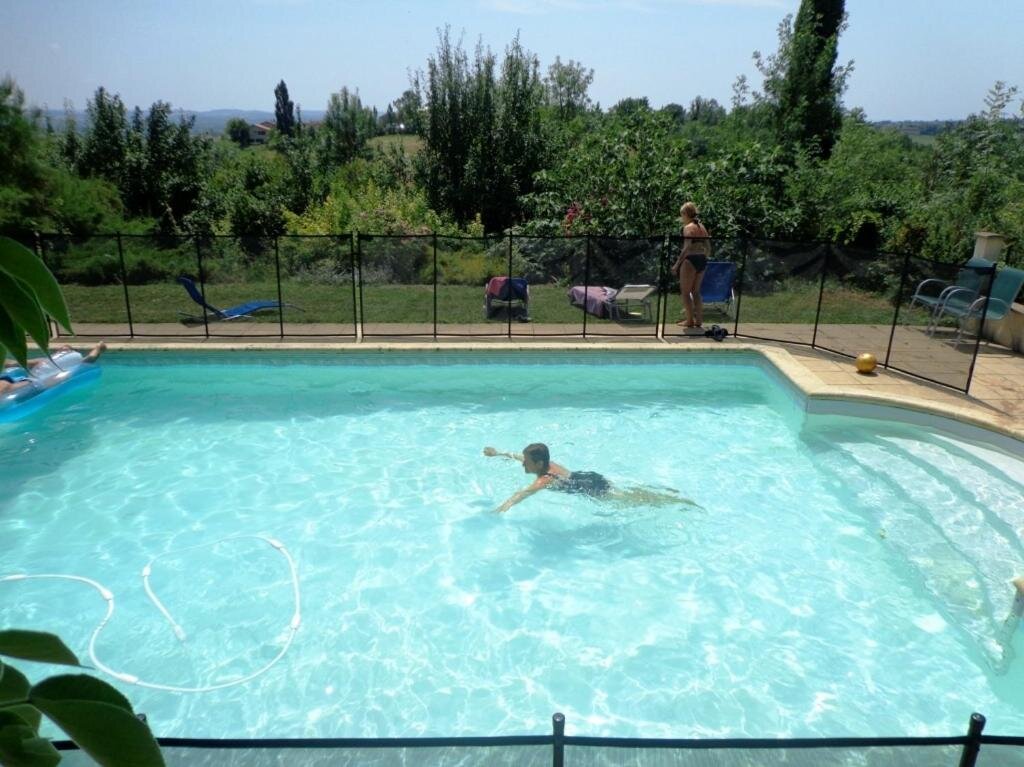 Люкс с видом на бассейн Les gîtes de Franck
