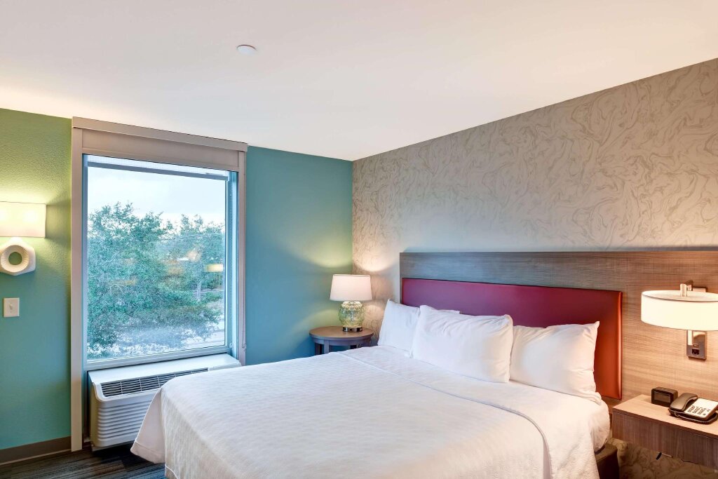 Двухместный люкс c 1 комнатой Home2 Suites By Hilton Tampa USF Near Busch Gardens