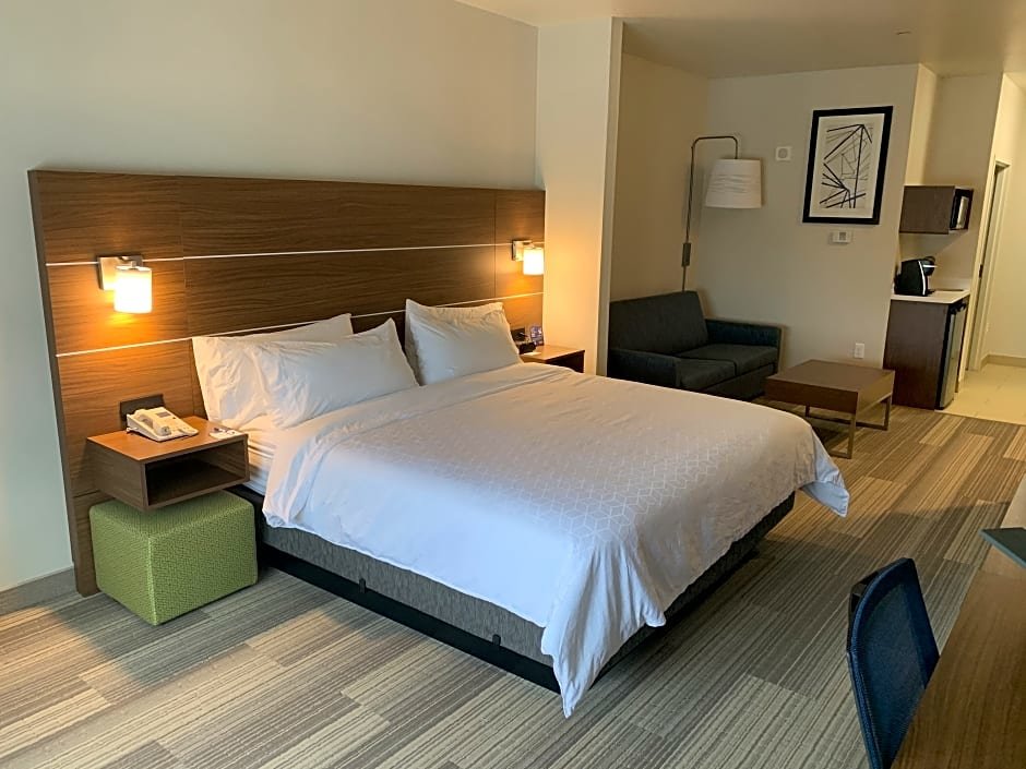 Suite Holiday Inn Express & Suites Beaumont - Oak Valley, an IHG Hotel