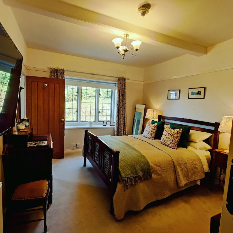 Номер Standard Luxury Bed And Breakfast at Bossington Hall in Exmoor, Somerset