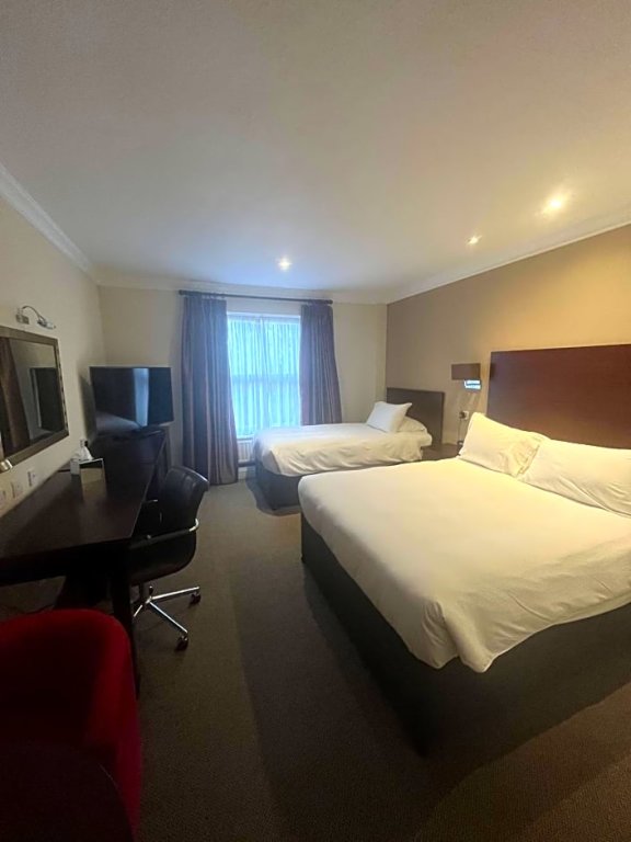 Standard room Avisford Park Hotel