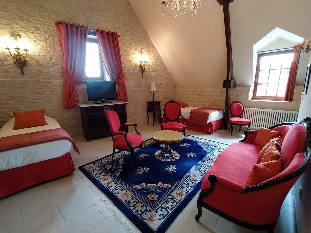 Четырёхместный полулюкс Hôtel Le Manoir De Mathan Crépon à la campagne 5 mn d'Arromanches et 10 mn de Bayeux