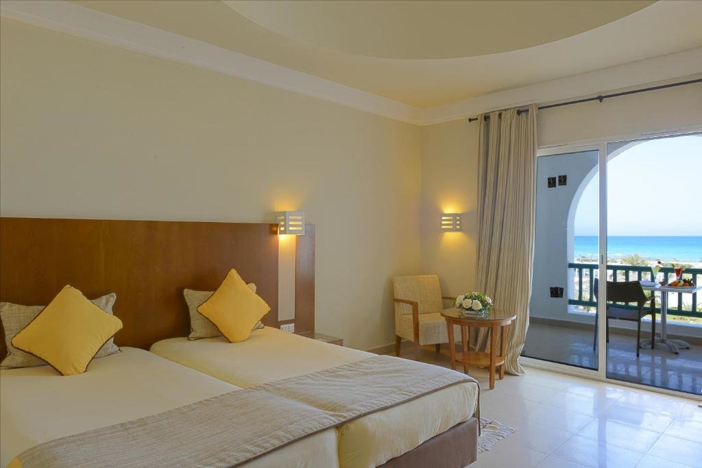 Standard Single room with sea view Vincci Helios Beach