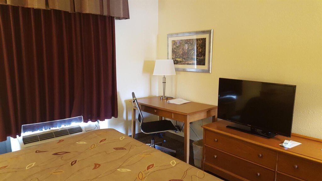 1 Bedroom Suite Best Western Thunderbird Motel