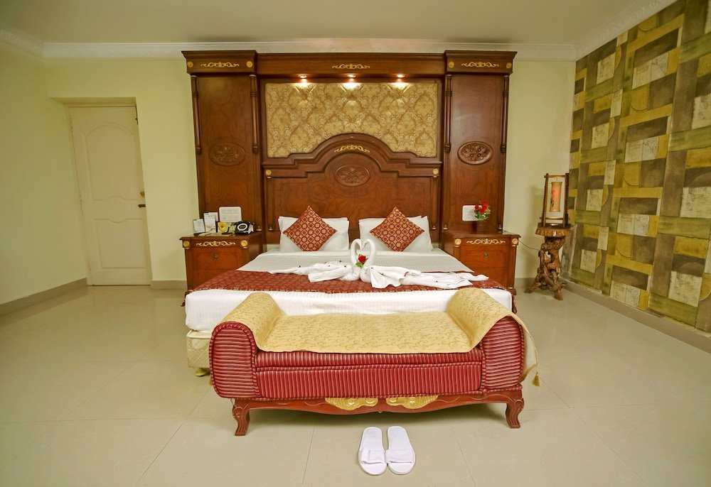 Grand Suite Capital O 71051 Sathyam Grand Resort
