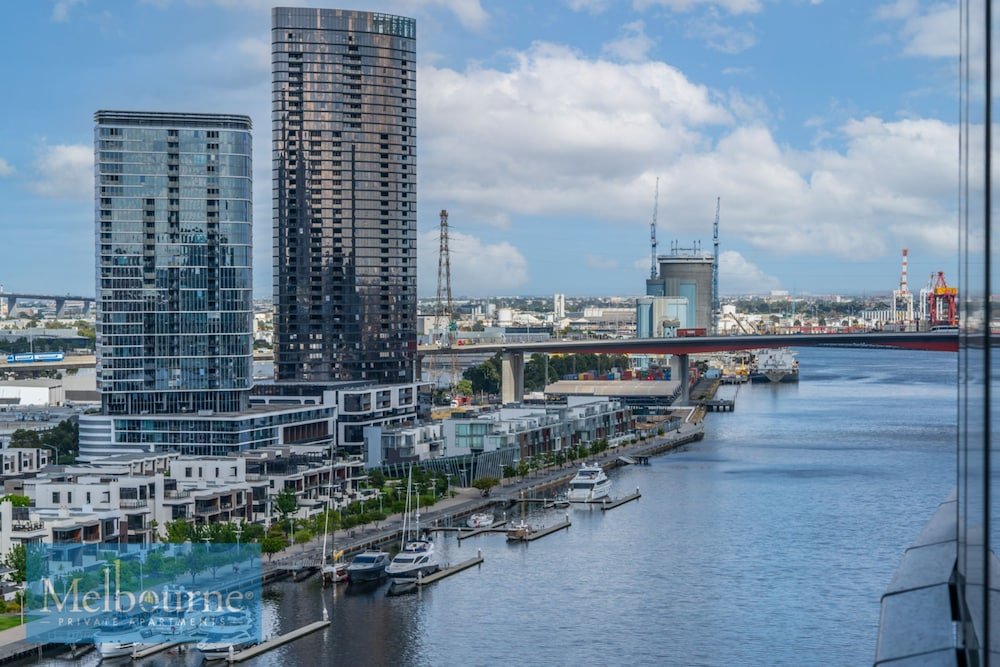 Апартаменты с 2 комнатами с балконом и с видом на воду Melbourne Private Apartments - Collins Street Waterfront, Docklands