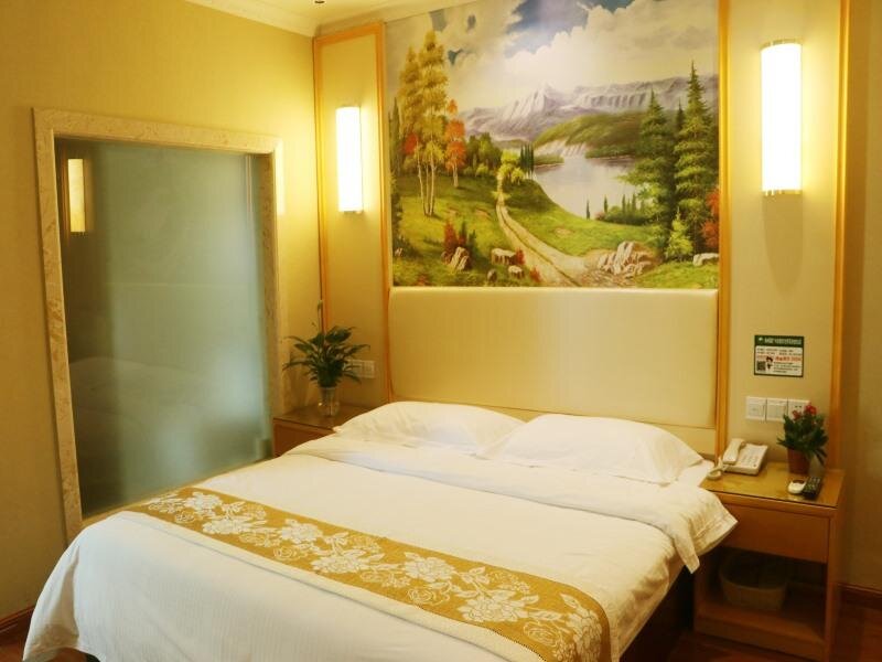 Superior Double room GreenTree Inn Guangzhou Chimelong Paradise Yuangang Metro Station Hotel