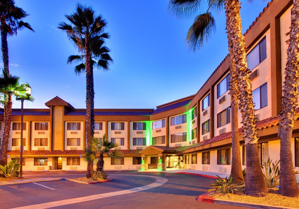 Номер Executive Holiday Inn Express La Mesa Near SDSU, an IHG Hotel